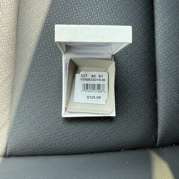 10K Elegant Diamond Accent Heart Key Pendant Necklace - Picture 3 of 5